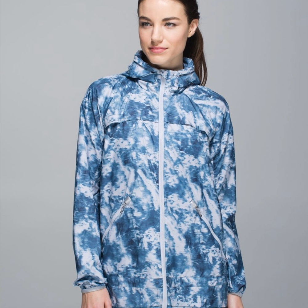 Lululemon Miss Misty Jacket II
Sea Side Silver Fox Alberta Lake SZ:2